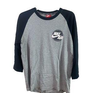 Nike Air Men’s Gray and Black Raglan Shirt Medium